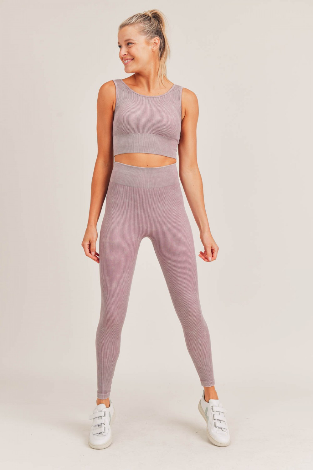 Carolyne Ribbed Cut-out Back Mineral Wash Seamless Hybrid Sports Bra